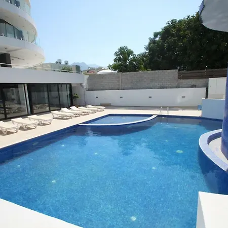 La Perla - Apt 18 *